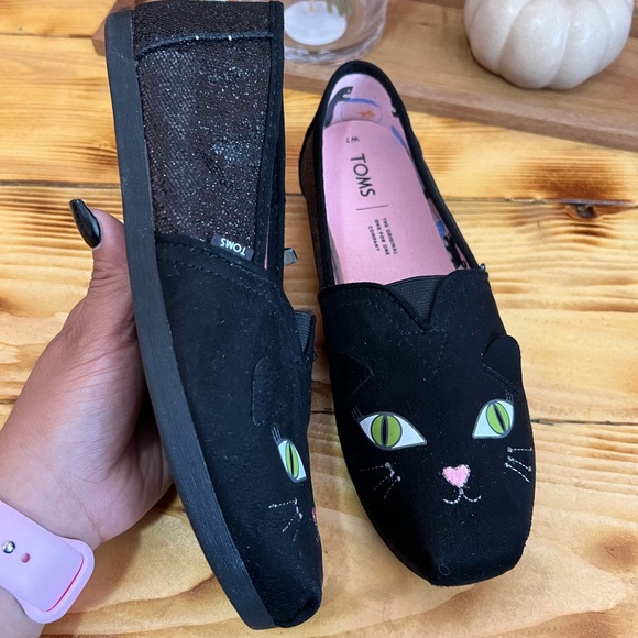 TOMS Classic Black Glow in the Dark Glitter Kitty Slip-ons - Picture 5 of 12